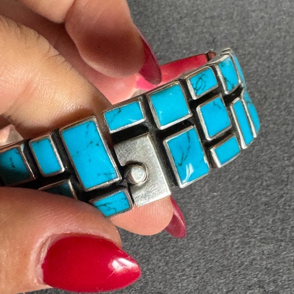 Vintage Sterling silver and turquoise hinged bracelet - Picture 5 of 15